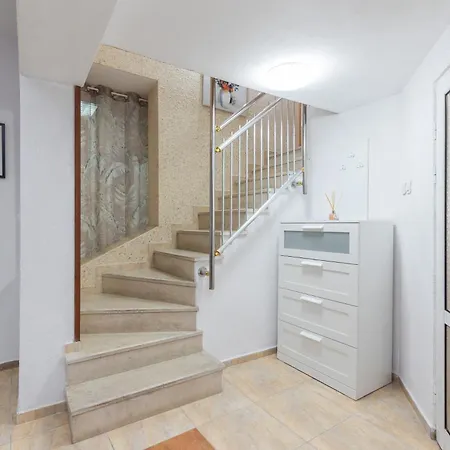 شقة акцент Bŭnzarito