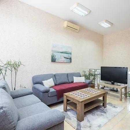 شقة акцент *